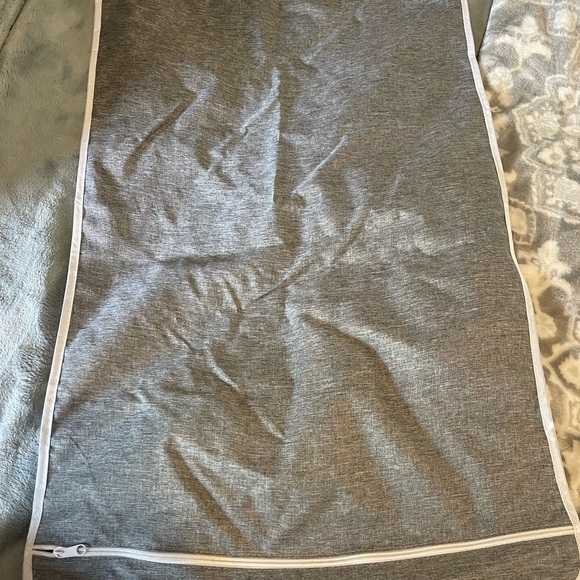 laundry - Picture 2 of 2